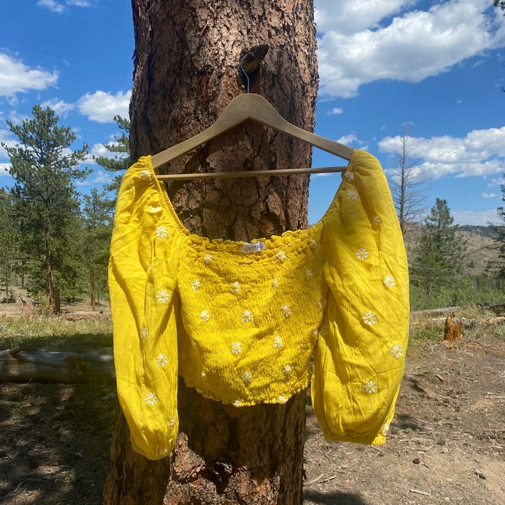 Yellow puff sleeve floral blouse